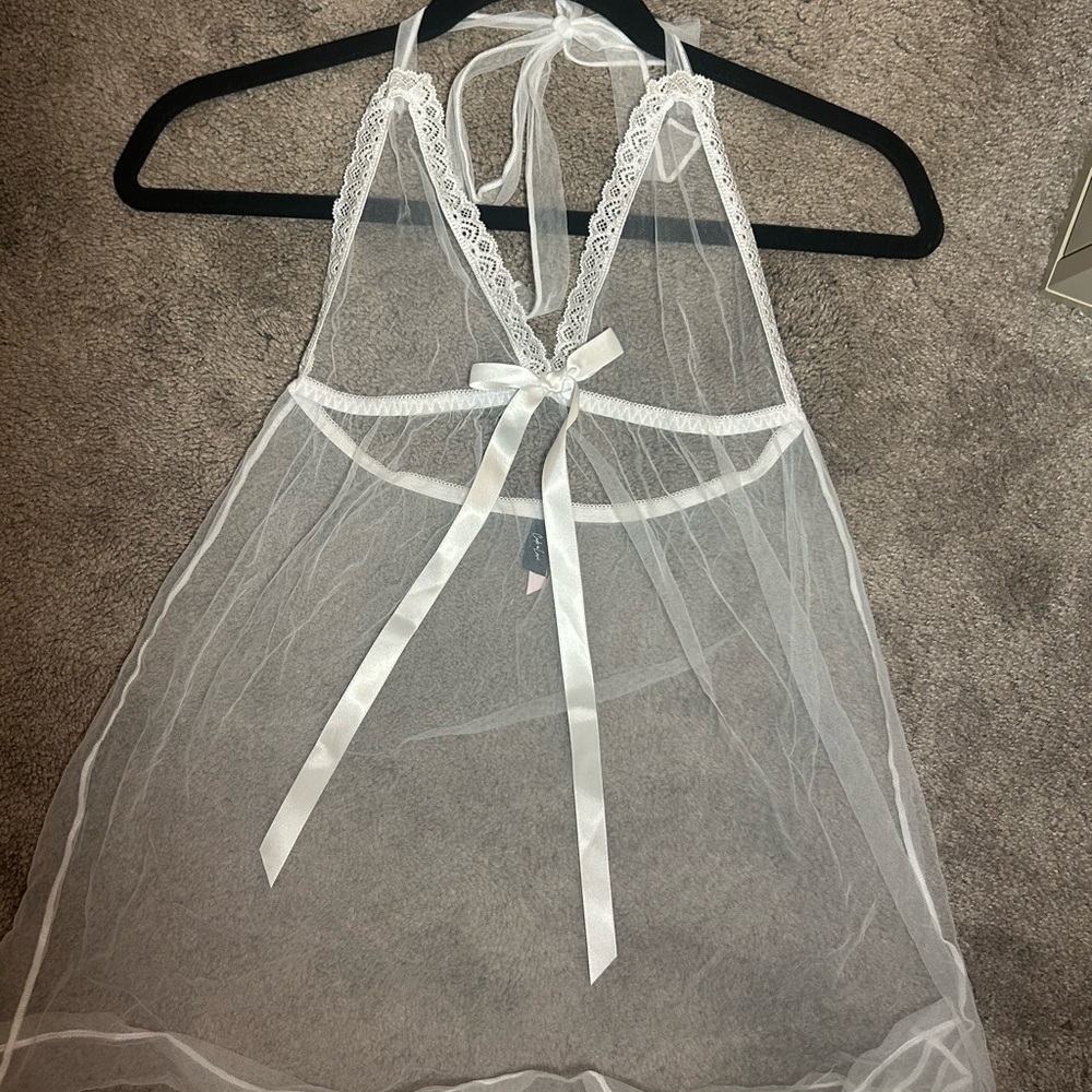 Elegant White Lace Halter Chemise